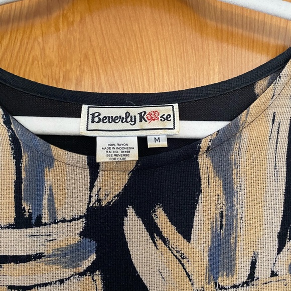 Beverly Rose Long tie Dress - Picture 2 of 3